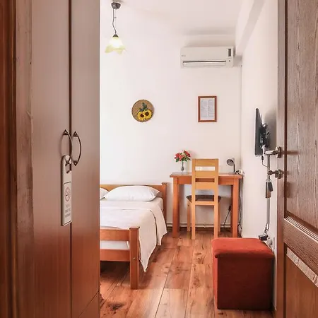 Bed & Breakfast Pansion Centar 2*