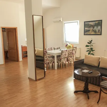 Pansion Centar B&B 2*